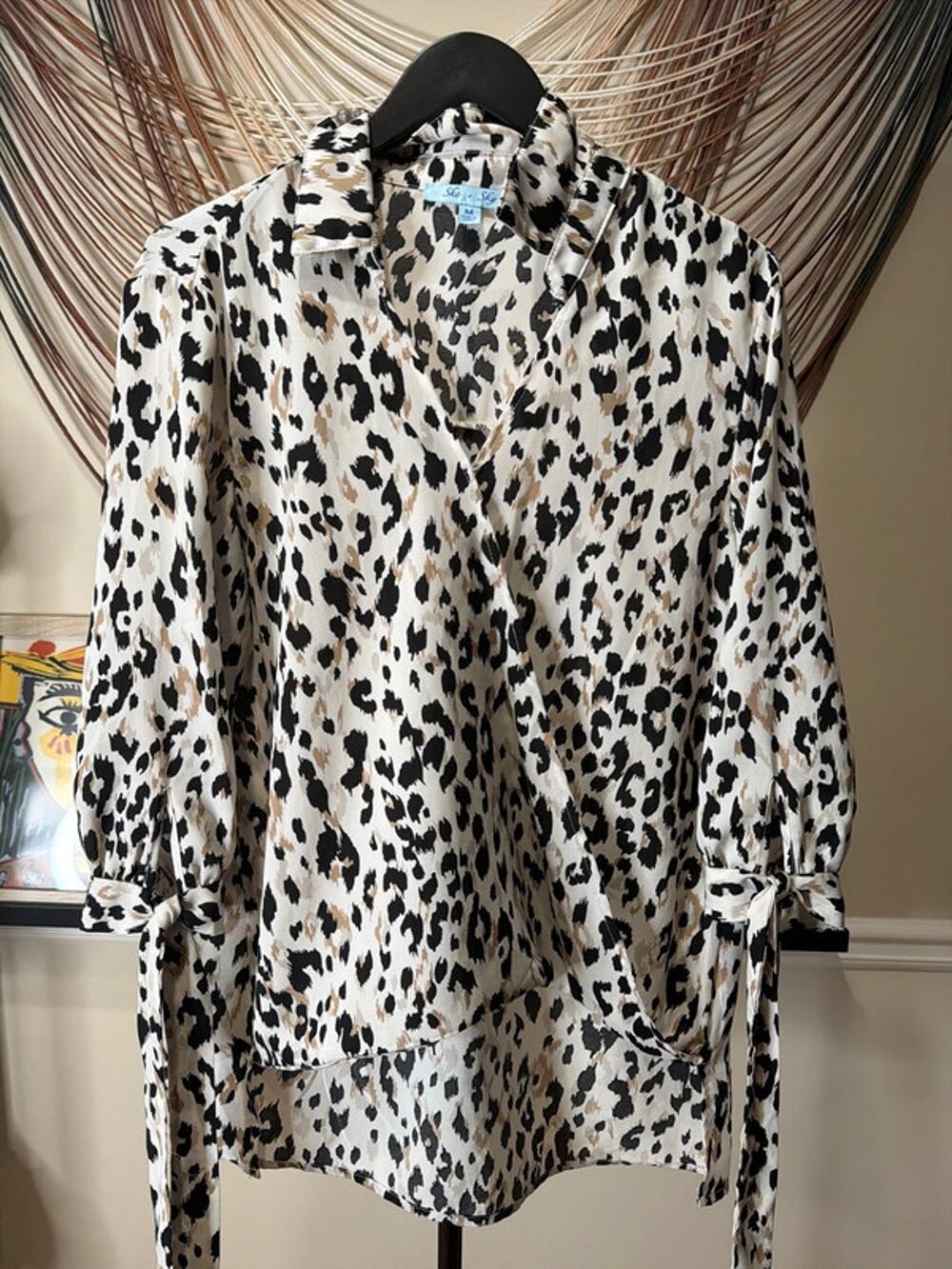 3 for $9 She and Skye leopard print high low blouse EUC M 2937